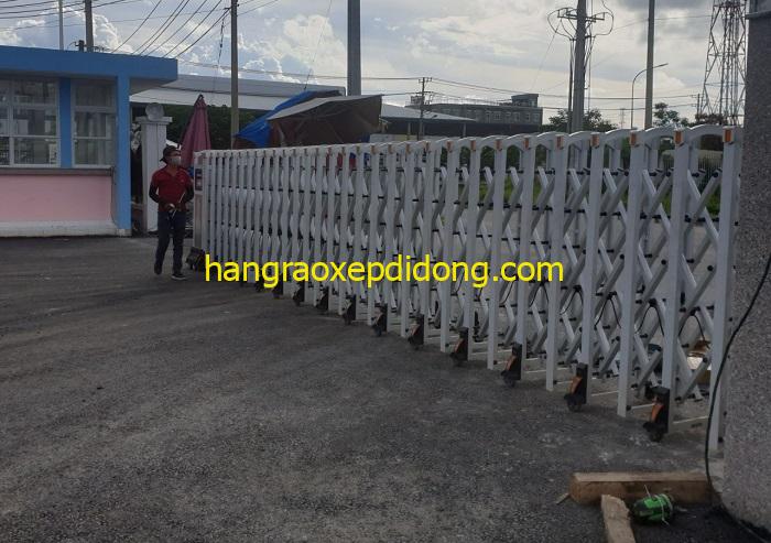 Lắp đặt cổng xếp tự động sắt sơn tĩnh điện