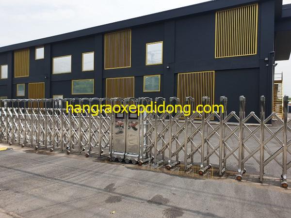 lắp đặt cổng xếp inox tự động 2023