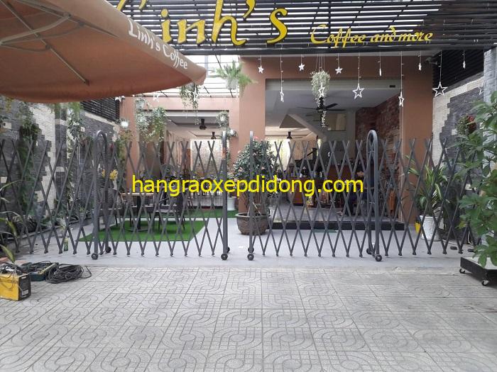 Hàng rào xếp sắt